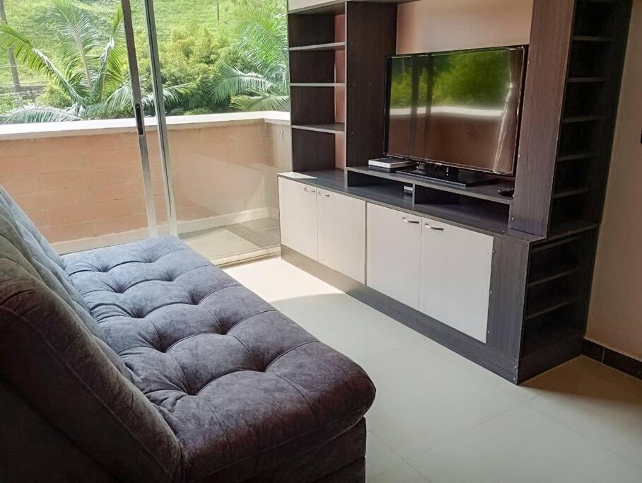Apartamento Rentalsop An01 Apto Cerca Al Lleras Con Balcon Y Piscina Climatizada, Cerca A Provenza, Ubicado Min Del Aeropuerto Medellín