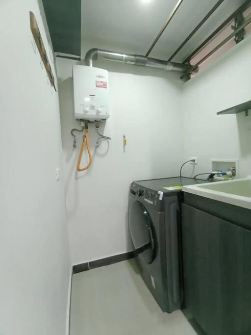 Rentalsop An01 Apto Cerca Al Lleras Con Balcon Y Piscina Climatizada, Cerca A Provenza, Ubicado Min Del Aeropuerto Apartamento